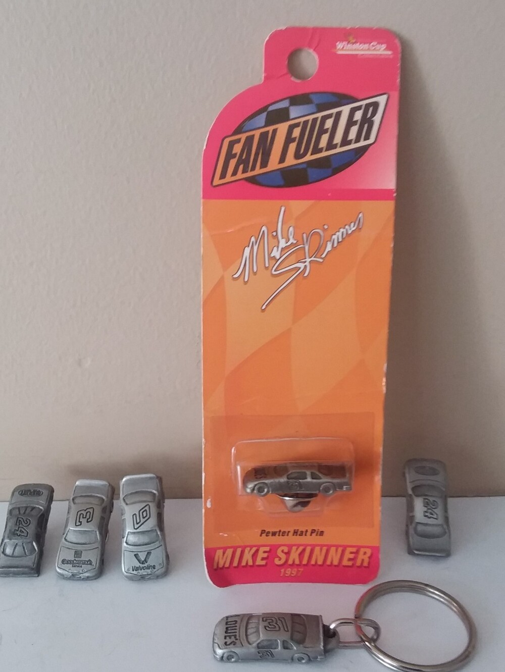 6 Fan Fueler Pewter Racing Cars And Keychain
